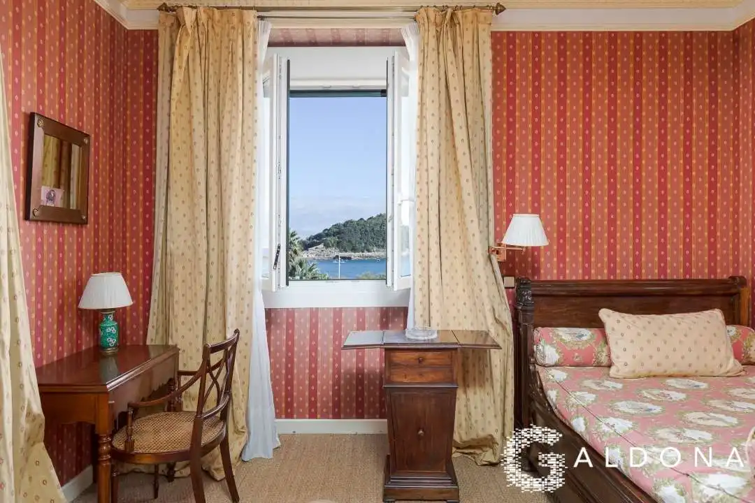 Dormitori de Casa o xalet en venda en Donostia - San Sebastián  amb Calefacció, Jardí privat i Terrassa