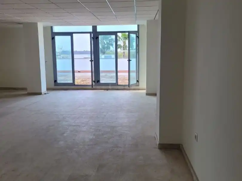 Büro zur Miete in Lepe mit Terrasse