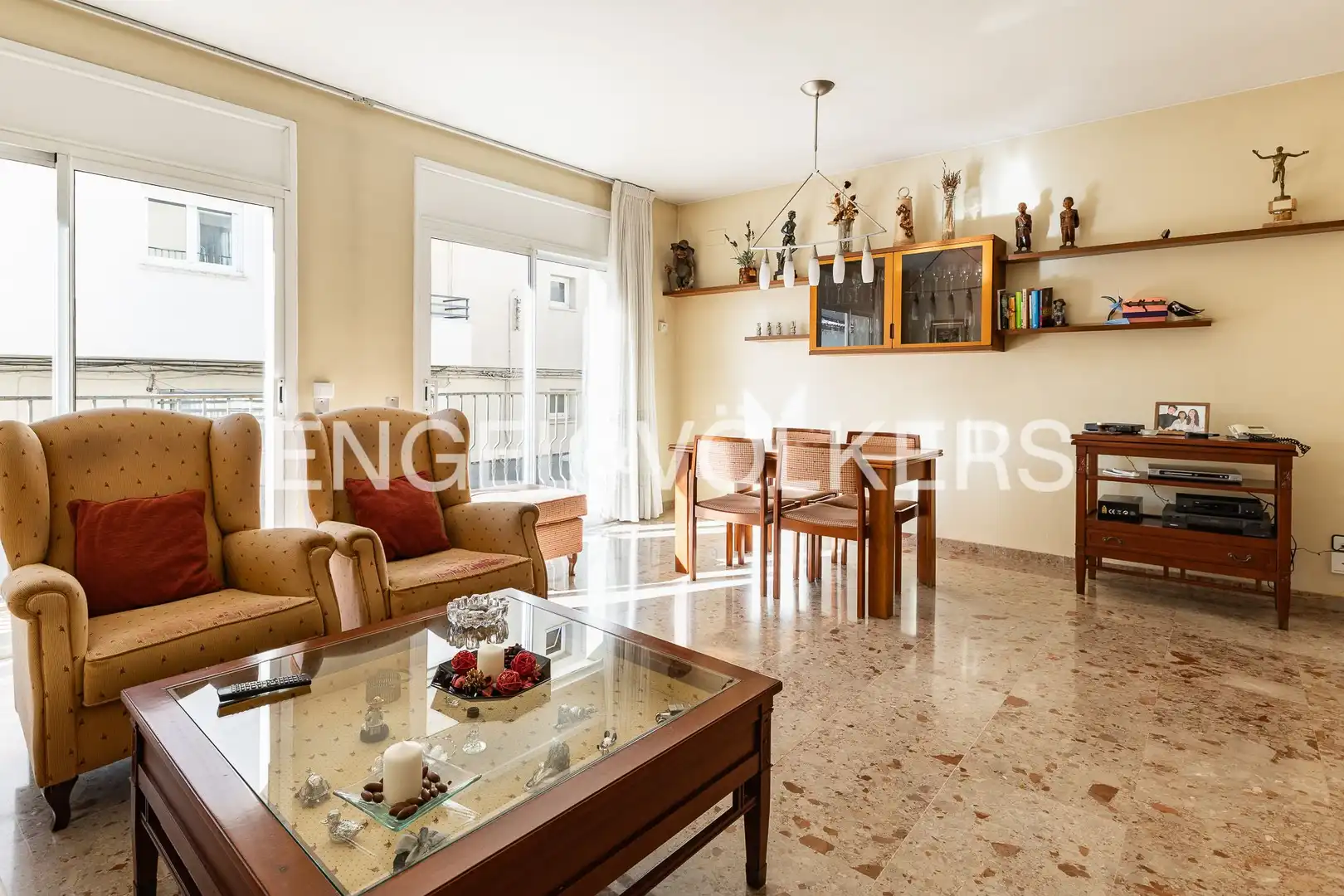 Vista exterior de Piso en venta en Terrassa con Aire acondicionado, Calefacción y Terraza