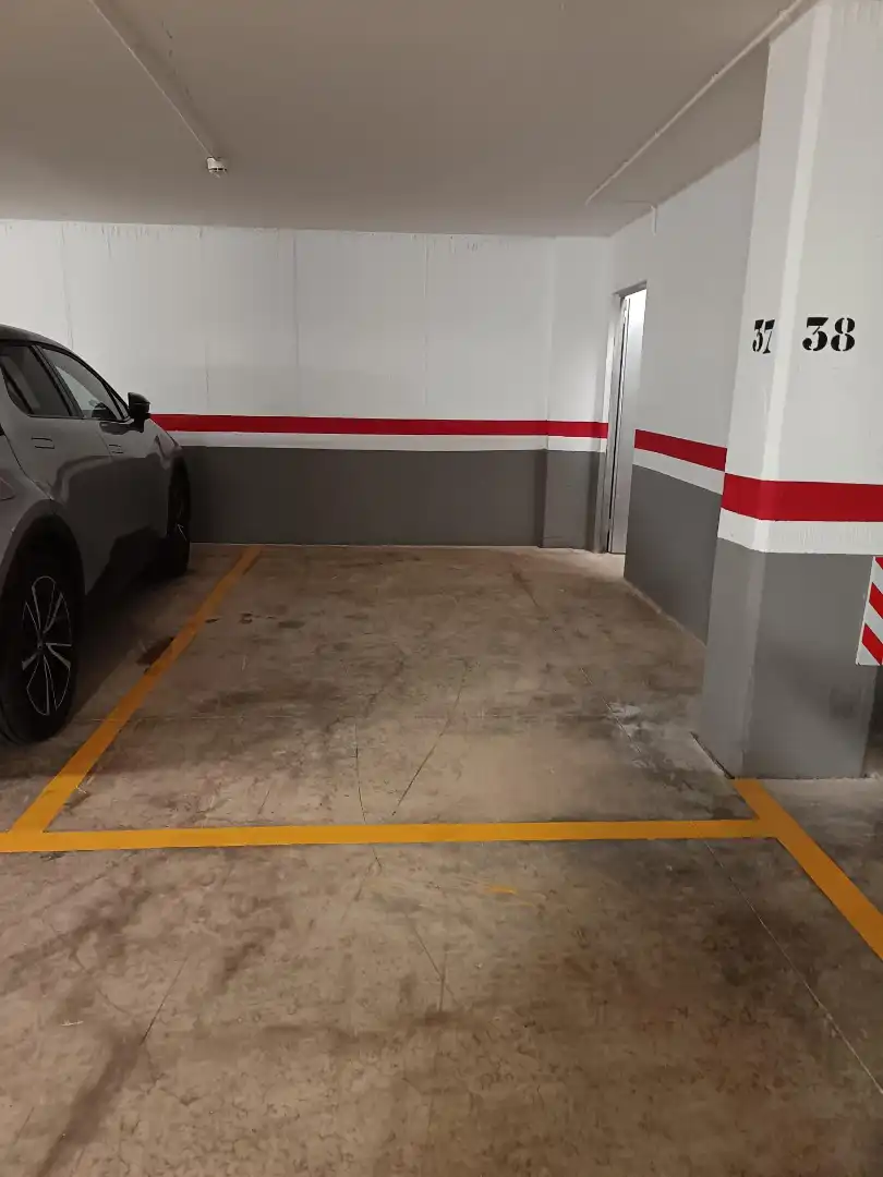 Einzelparkplatz mit Aufzug zum Verkauf in Avinguda Camí Nou 150