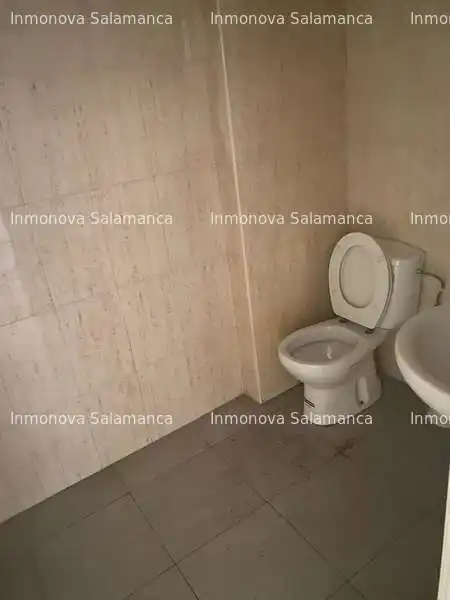 Bathroom of Office for sale in Salamanca