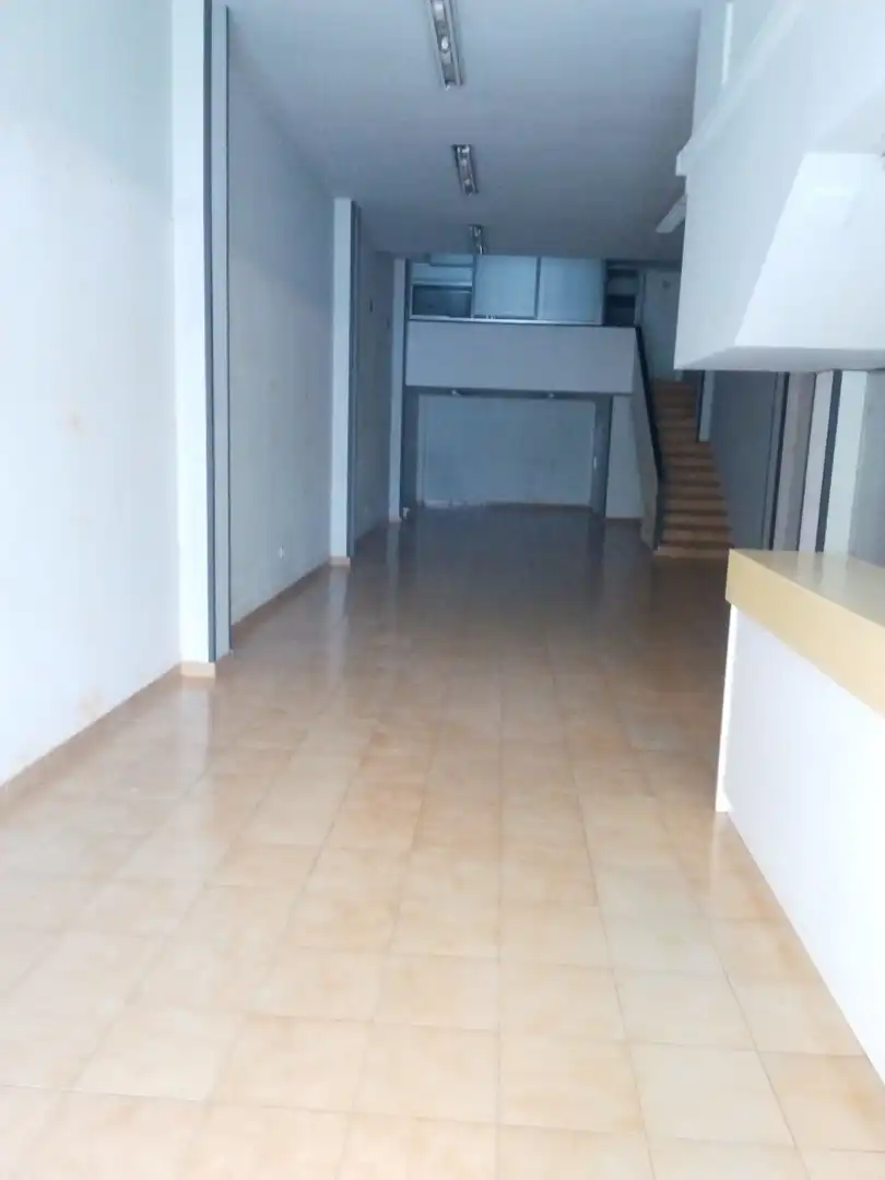 Local de alquiler en NOU, Creu de la Mà