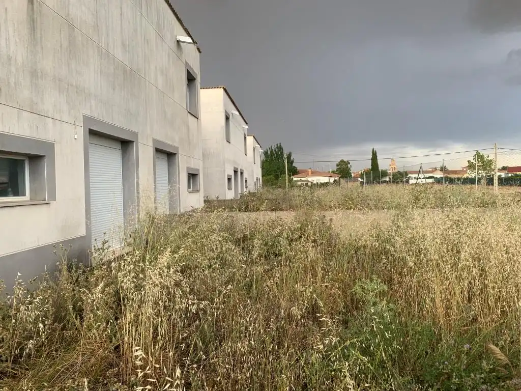 Casa adosada en venta en Avenida de la Guardia Civil, Manganeses de la Lampreana