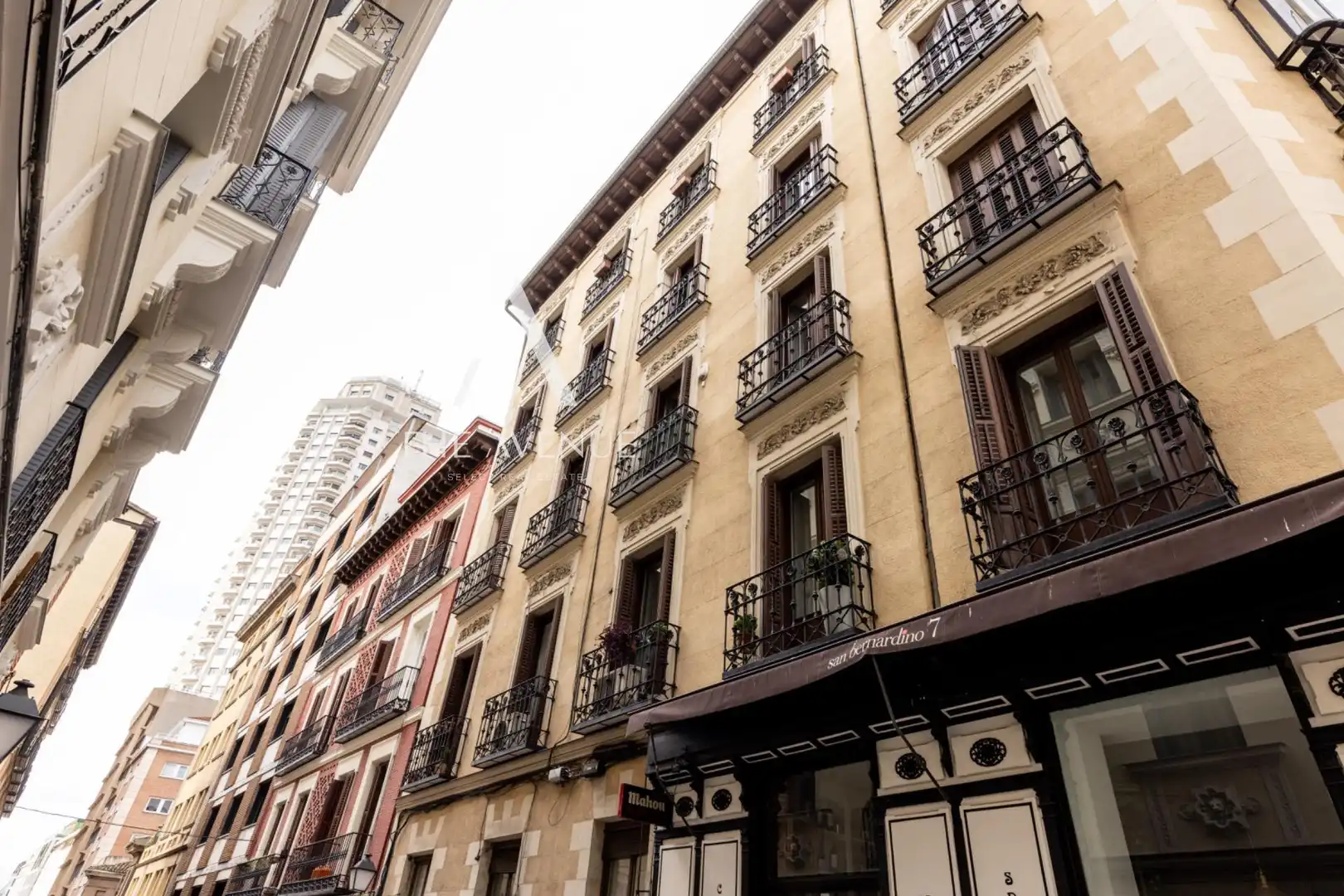 Piso en venta en Calle SAN BERNARDINO, Universidad - Malasaña