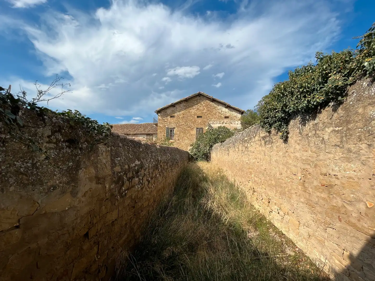 Vista exterior de Casa o xalet en venda en Murillo El Cuende amb Jardí privat i Balcó