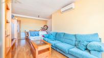 Living room of Flat for sale in Leganés  with Air Conditioner, Heating and Parquet flooring