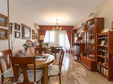 Piso con balcón en venta en Calle GRANADA 11