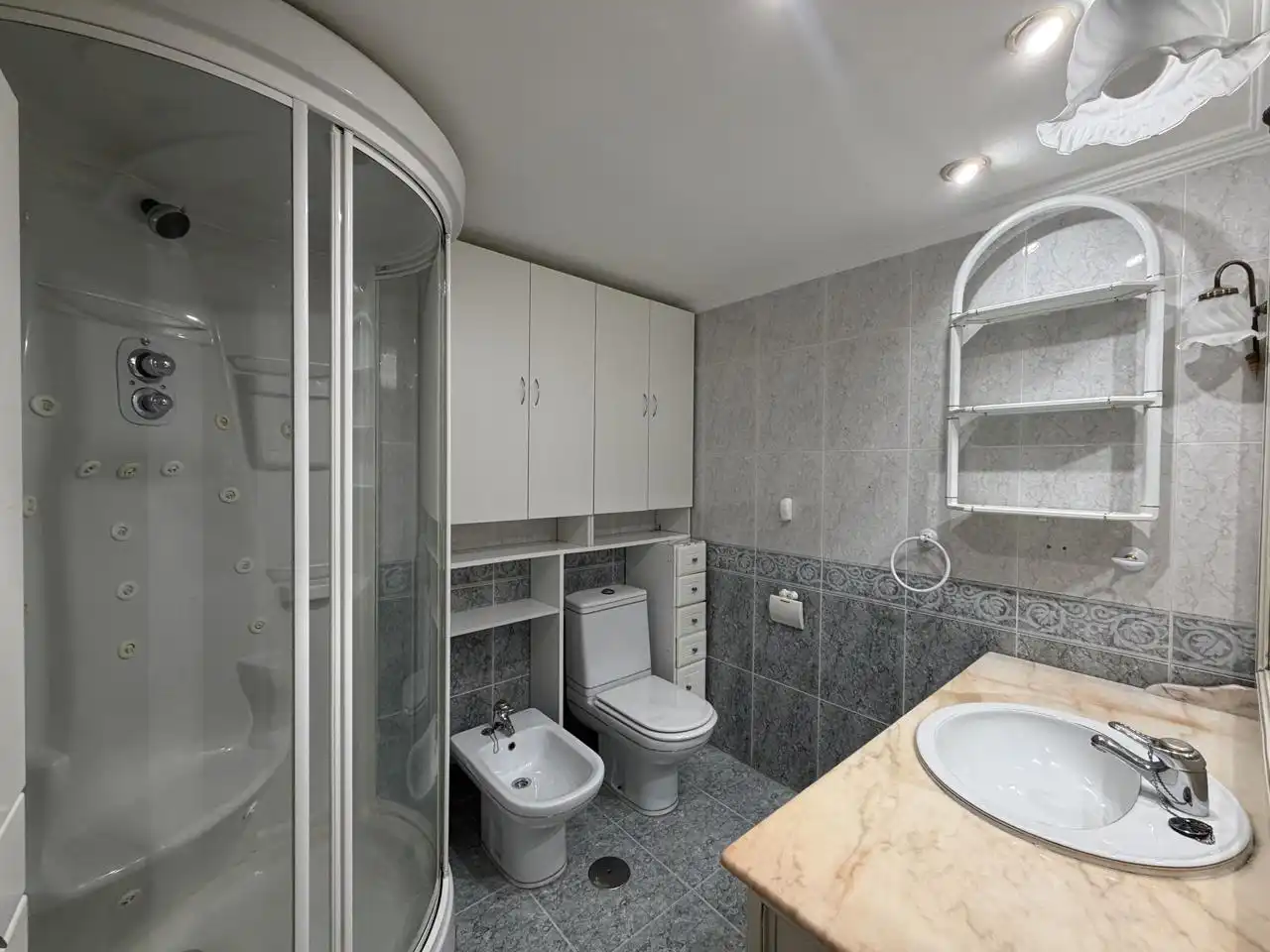 Baño de Piso de alquiler en Fuenlabrada con Aire acondicionado, Calefacción y Terraza