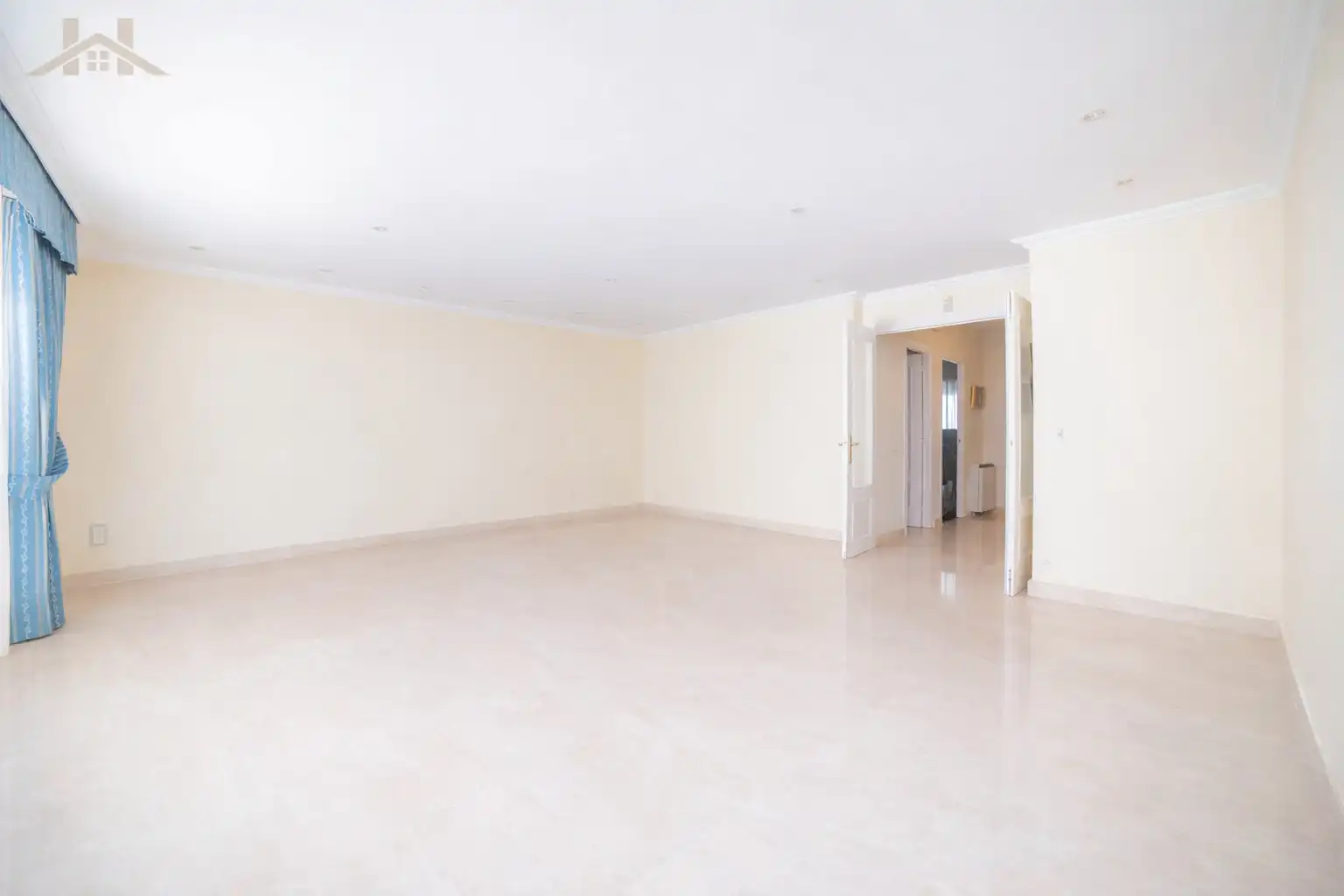 Sala d'estar de Casa adosada en venda en Las Rozas de Madrid