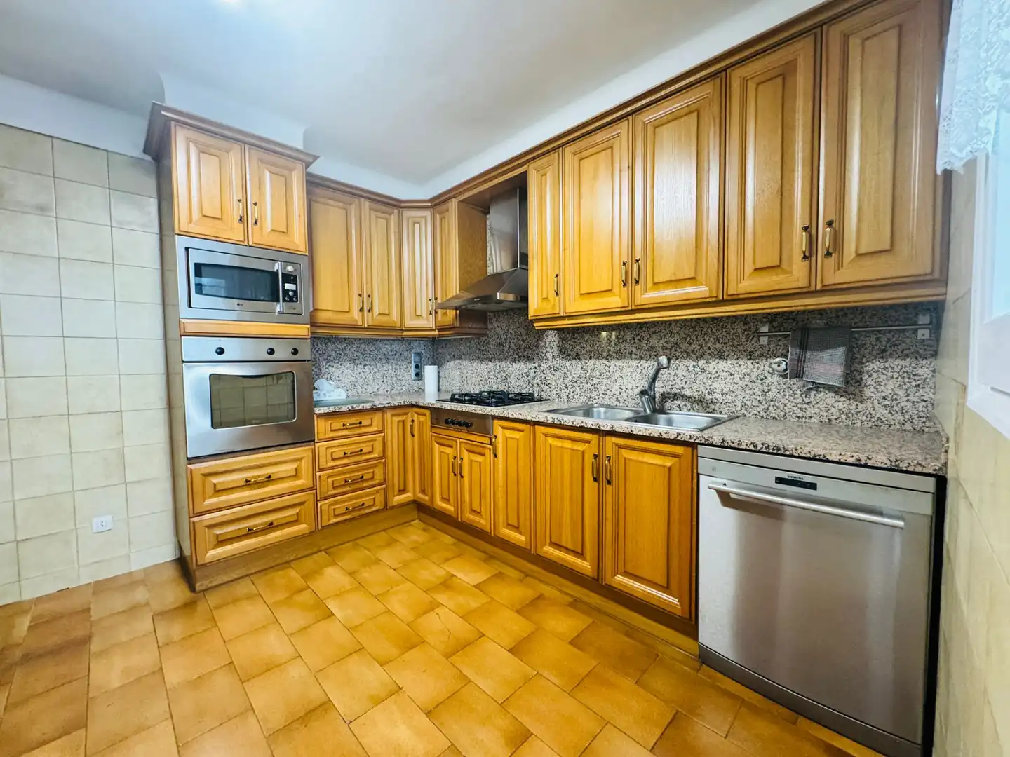 Kitchen of Flat for sale in Figueres  with Air Conditioner, Heating and Terrace