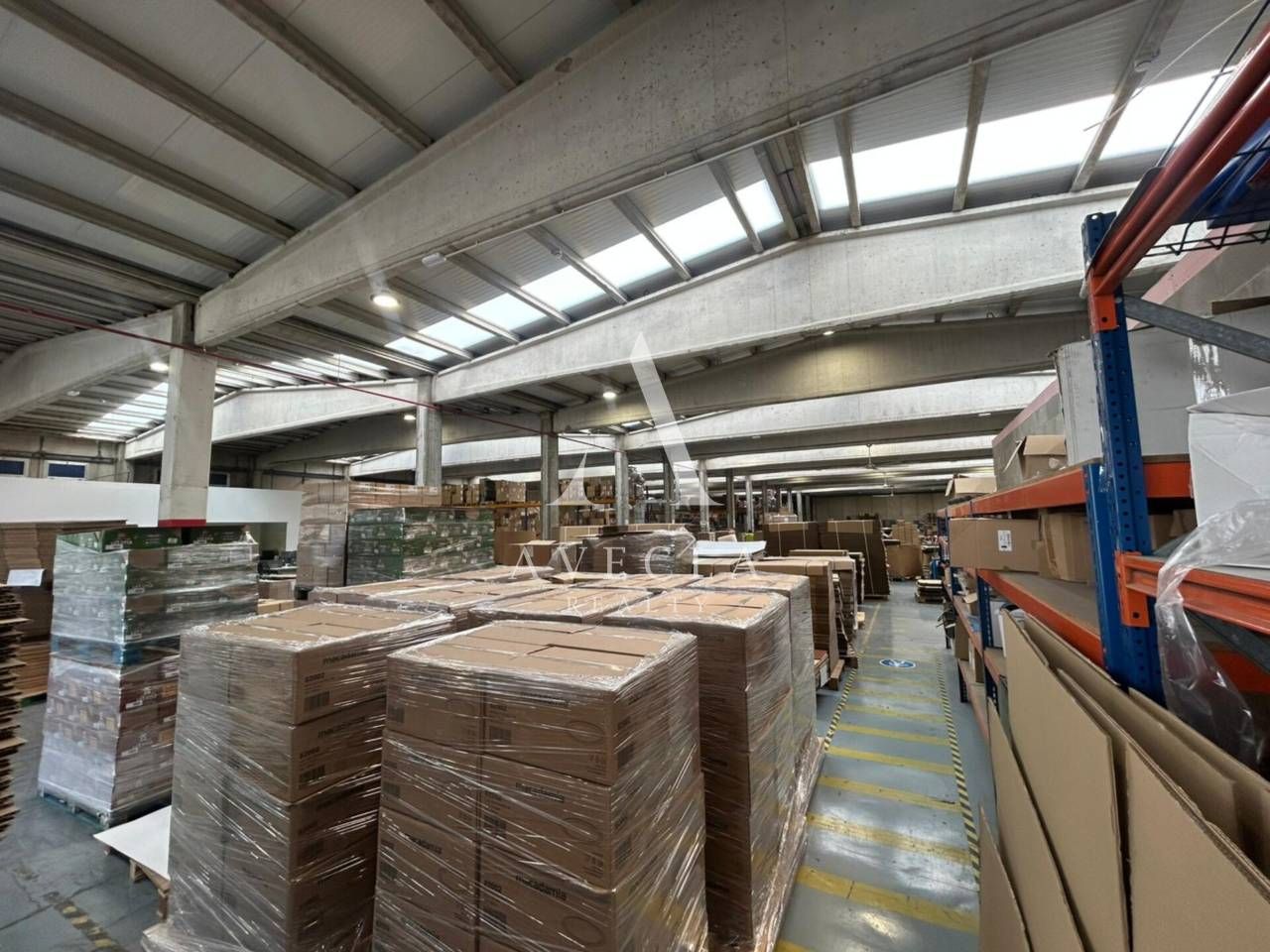 Nau industrial de lloguer en Terrassa