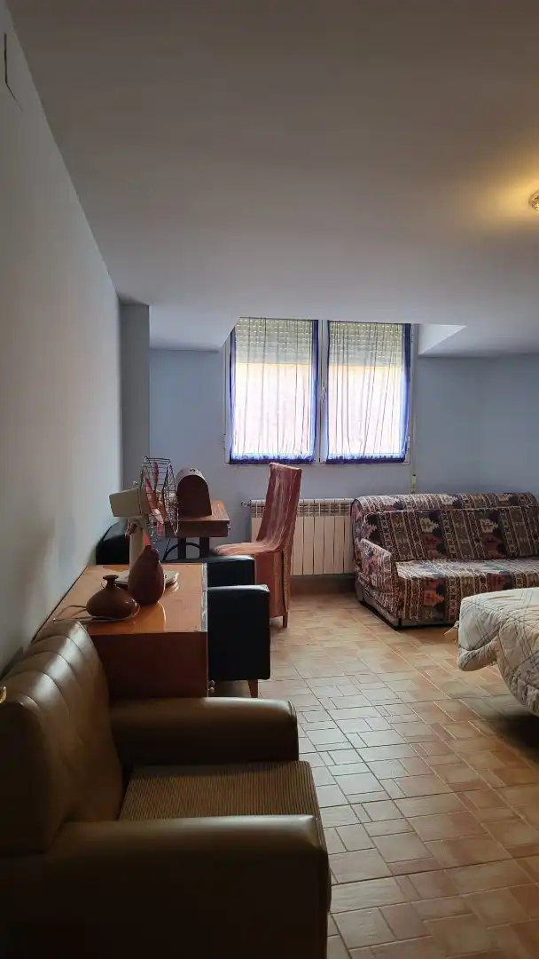 Wohnzimmer von Einfamilien-Reihenhaus zum Verkauf in Pedro Muñoz mit Heizung und Möbliert