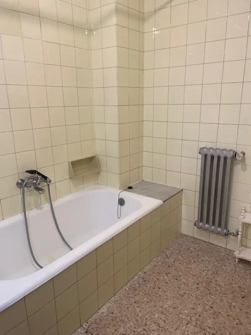 Baño de Piso de alquiler en Santiago de Compostela  con Amueblado