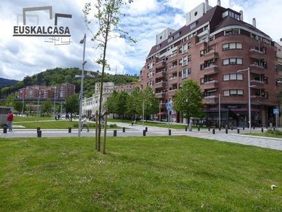 Vista exterior de Pis en venda en Bilbao 