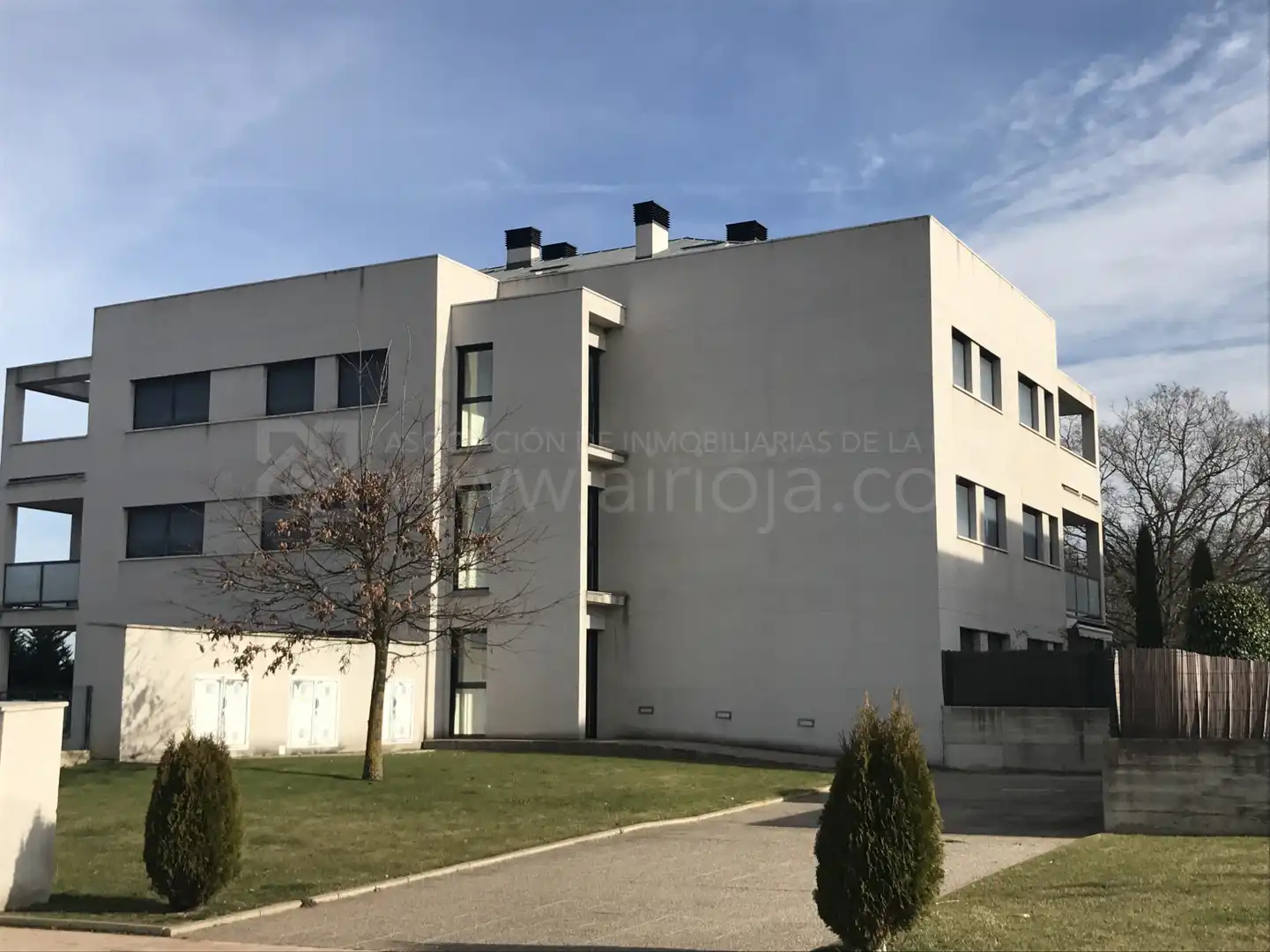 Vista exterior de Piso en venta en Cirueña con Calefacción, Terraza y Trastero