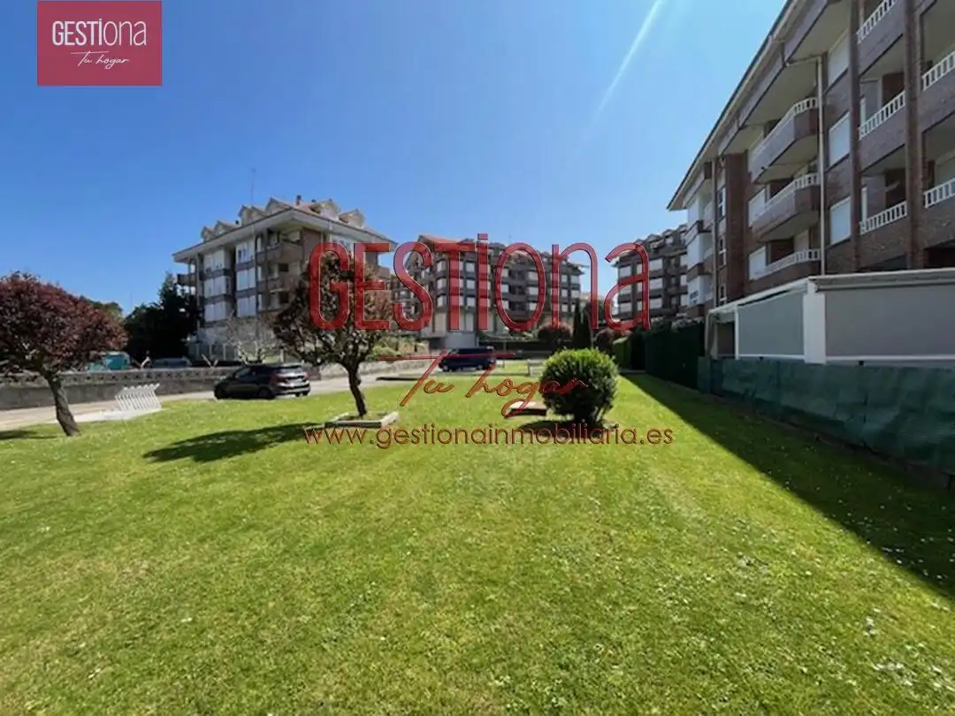 Vista exterior de Apartamento en venta en Noja con Calefacción, Jardín privado y Trastero