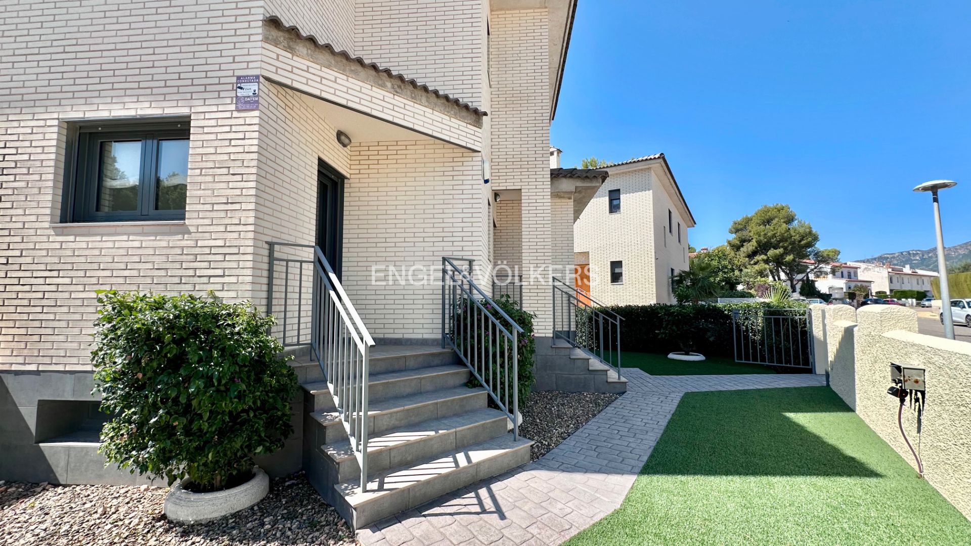 Vista exterior de Casa adosada en venta en Mont-roig del Camp con Aire acondicionado, Calefacción y Terraza