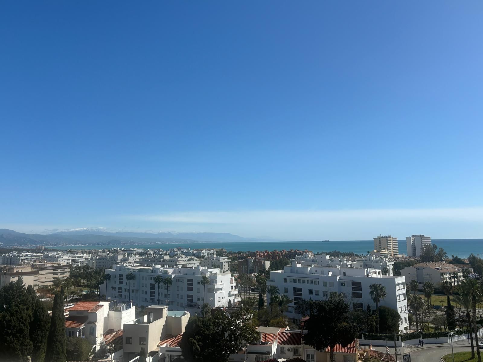 Vista exterior de Apartament en venda en Torremolinos amb Terrassa i Piscina comunitària