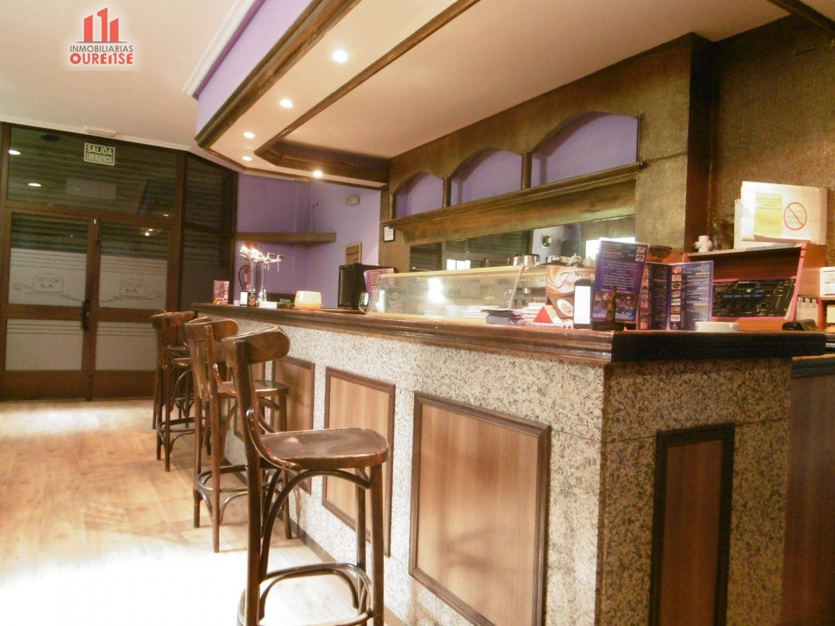 Premises for sale in Toén  with Terrace