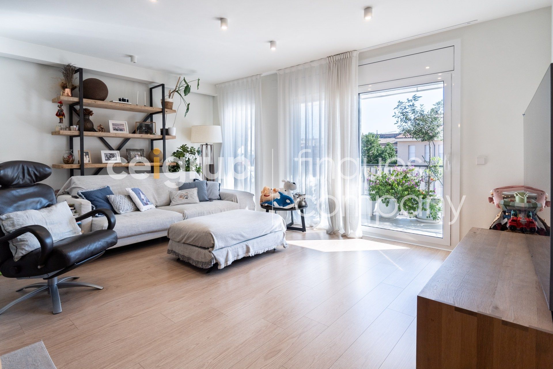 Living room of Flat for sale in Girona Capital  with Heating