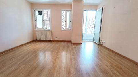 Foto 3 de Planta baixa en venda a Passatge Riu Segre, Lloreda, Barcelona