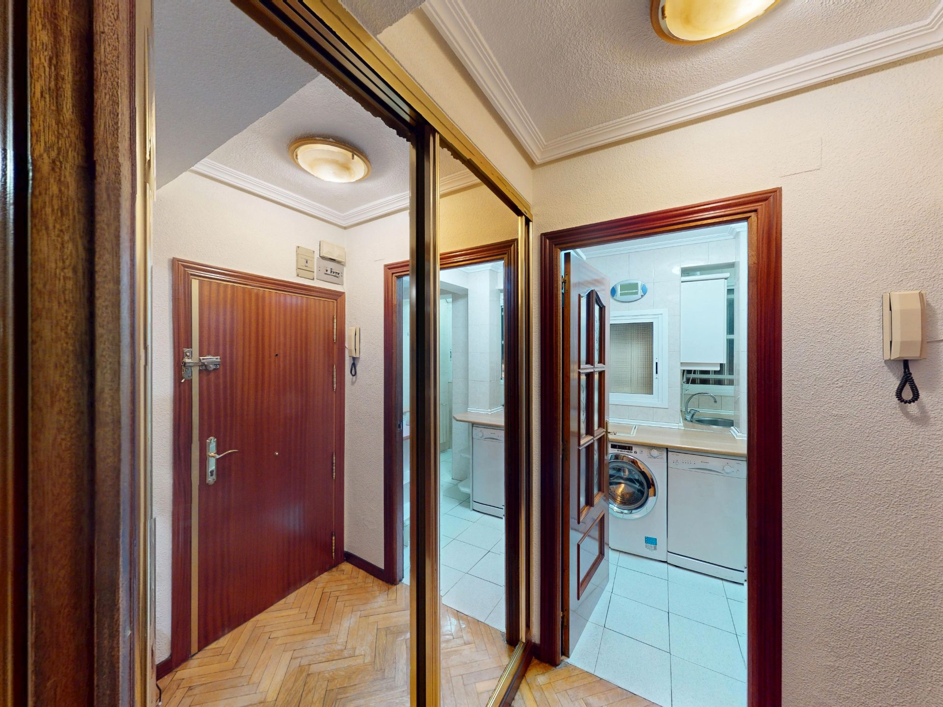 Flat for sale in  Madrid Capital  with Heating, Parquet flooring and Terrace