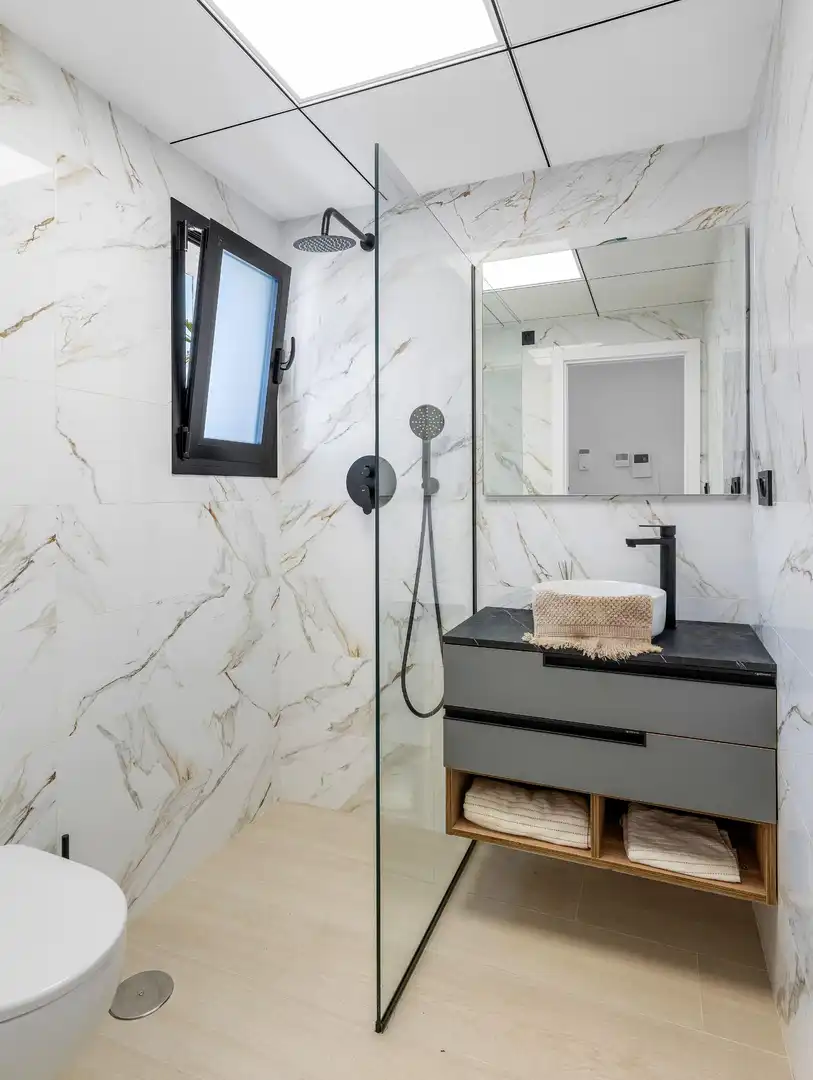 Bathroom of Ground floor for sale in Guardamar del Segura  with Air Conditioner, Heating and Private garden