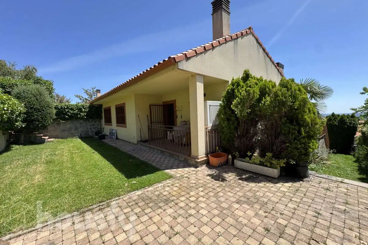Jardí de Casa o xalet de lloguer en San Lorenzo de El Escorial amb Jardí privat, Terrassa i Traster
