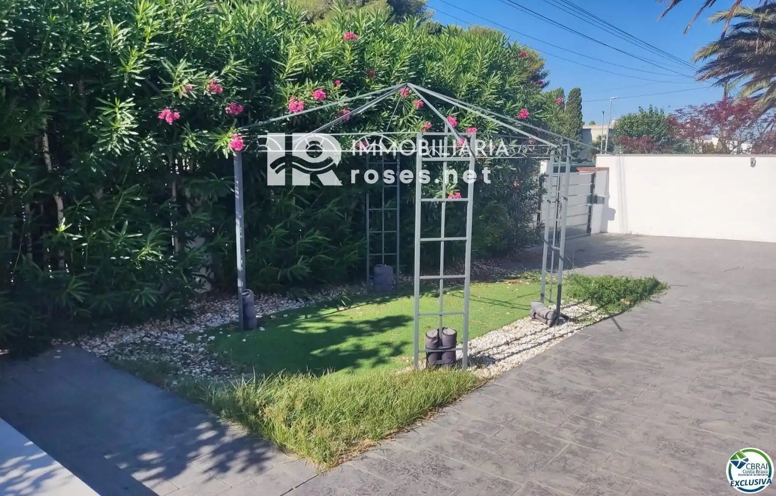 Casa con piscina en venta en Peni, imagen 2