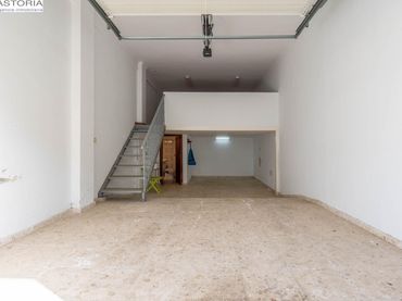 Locale commerciale in vendita a Calle Calle Doctor Fleming