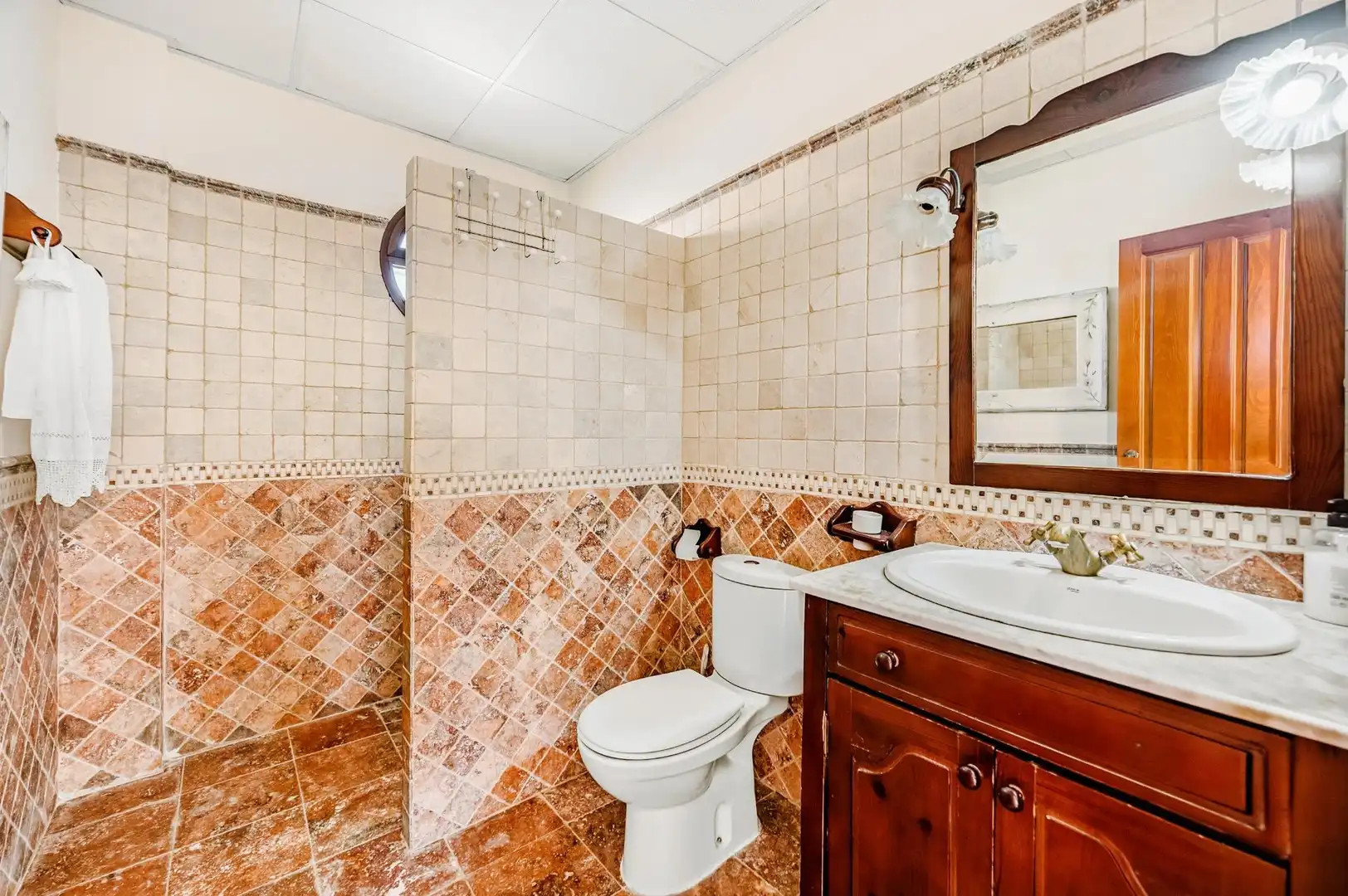 Bany de Casa o xalet en venda en Chiclana de la Frontera amb Aire condicionat, Jardí privat i Terrassa