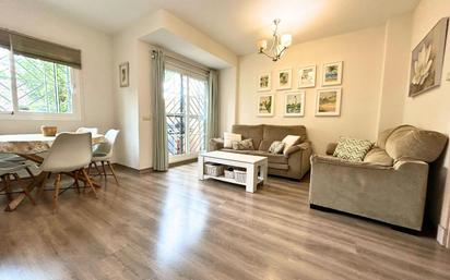 Living room of Single-family semi-detached for sale in Fuengirola  with Air Conditioner, Private garden and Parquet flooring