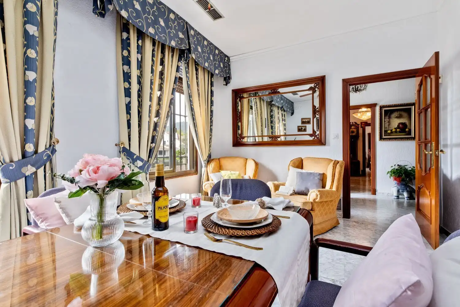Dining room of Houses for sale in Córdoba  with Air Conditioner, Private garden and Terrace