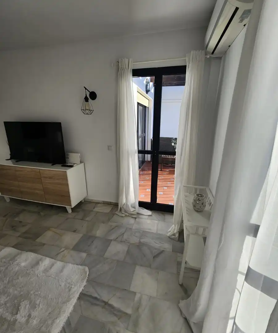 Habitación de Ático de alquiler en Estepona con Aire acondicionado, Amueblado y Se aceptan mascotas