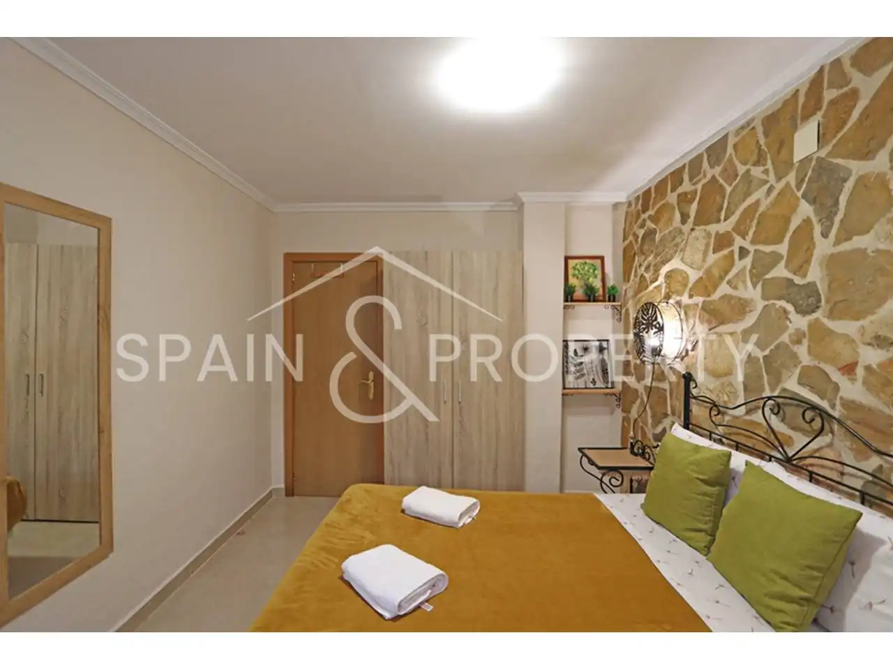 Dormitori de Casa o xalet en venda en Turís amb Aire condicionat, Jardí privat i Terrassa