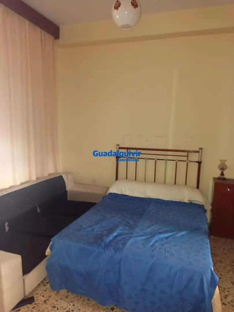 Dormitori de Casa o xalet en venda en Sevilla