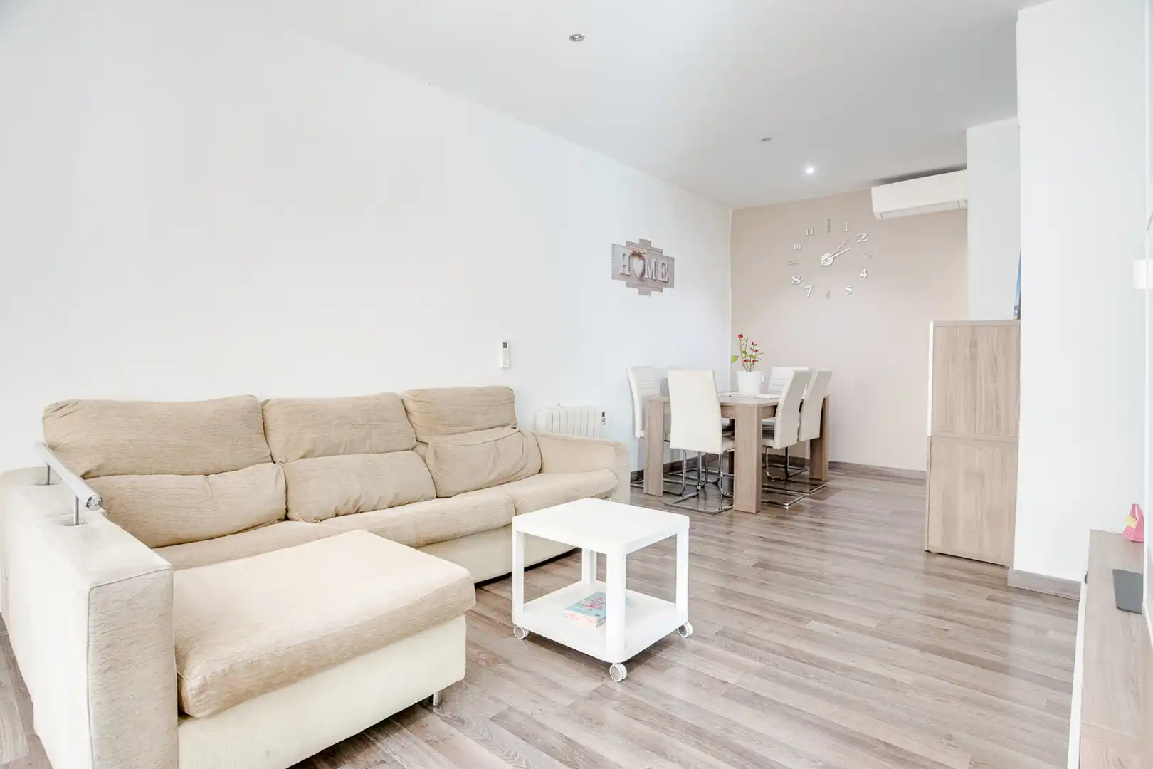 Sala d'estar de Planta baixa en venda en Sant Adrià de Besòs amb Calefacció i Terrassa