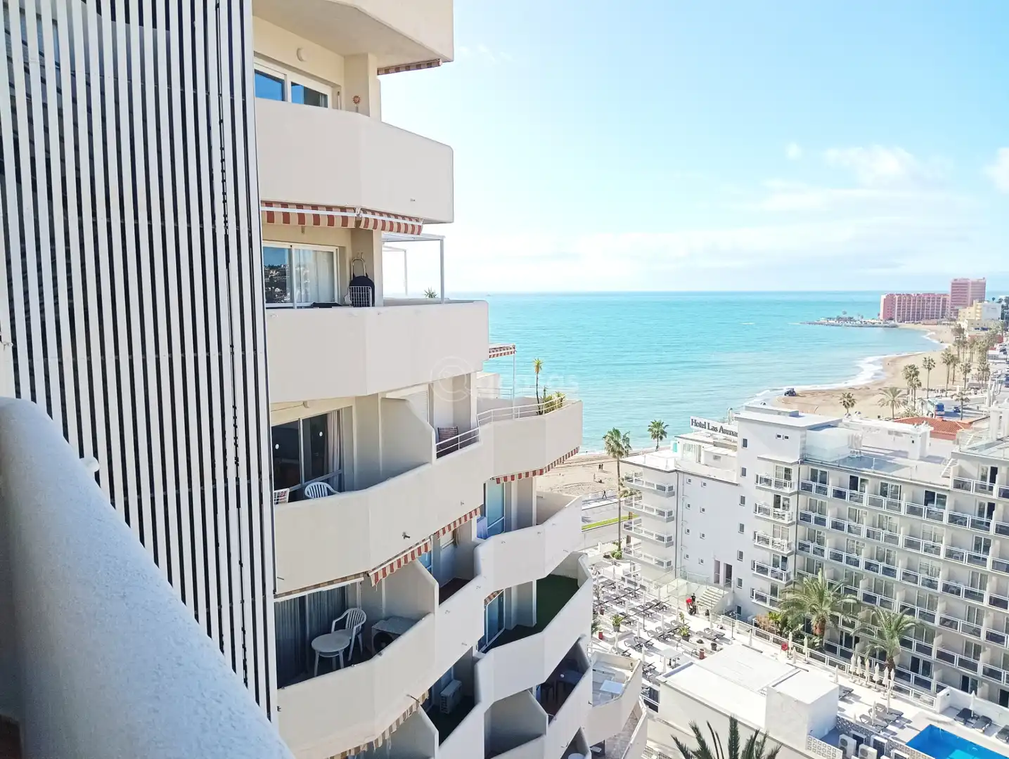 Vista exterior de Estudi en venda en Benalmádena amb Aire condicionat, Terrassa i Moblat