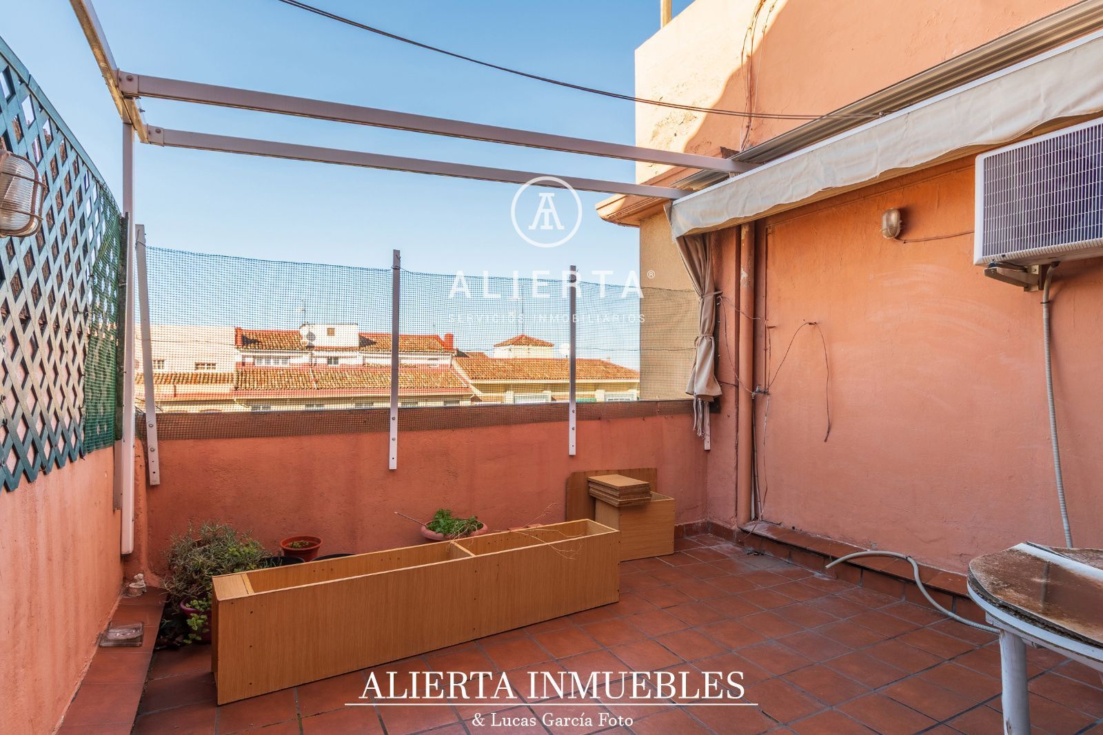 Exterior view of Attic for sale in  Zaragoza Capital  with Heating and Terrace