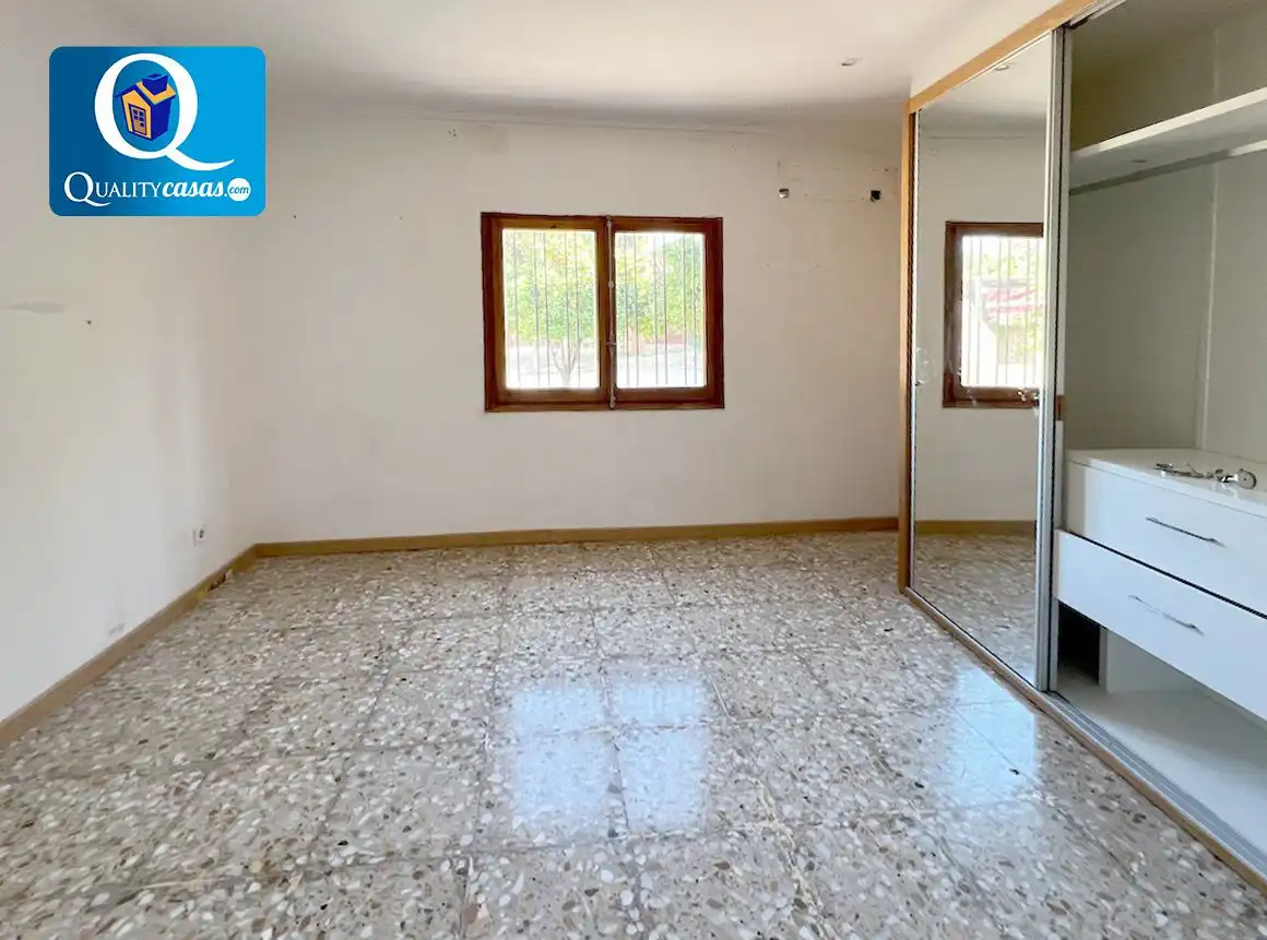 Vista exterior de Casa o xalet en venda en Alicante / Alacant amb Terrassa i Traster