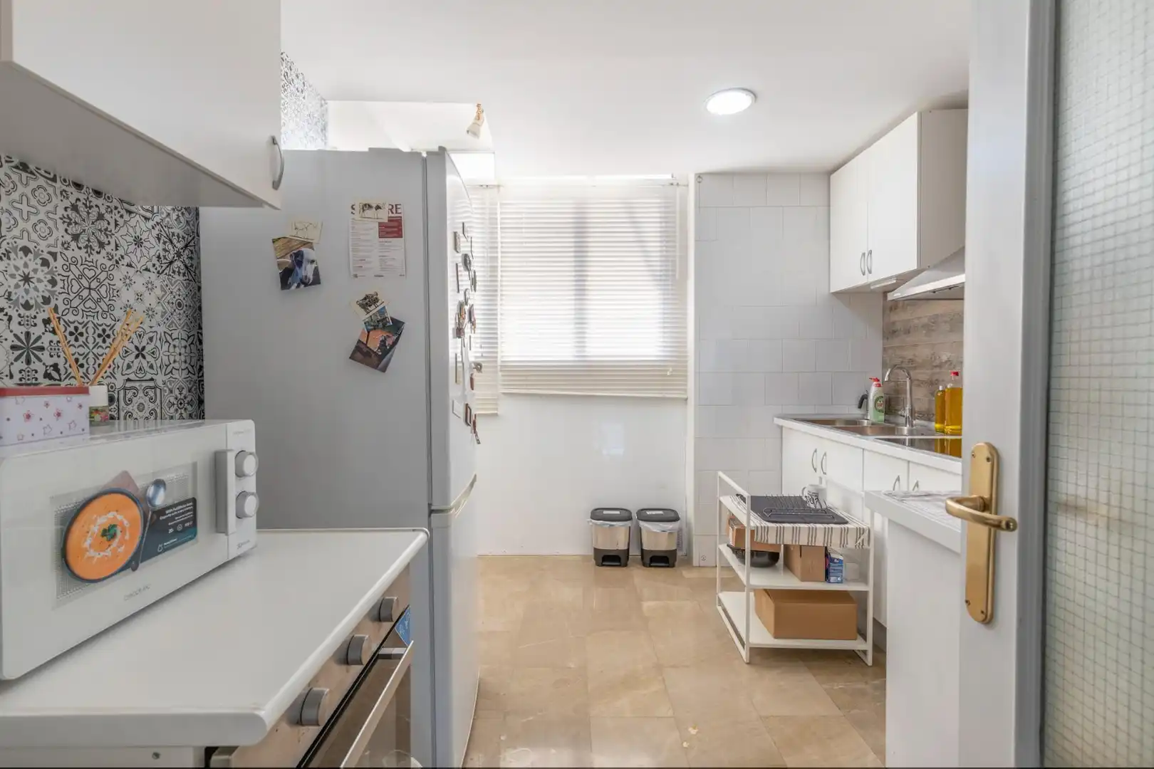 Kitchen of Flat for sale in Granada  with Balcony and Community pool