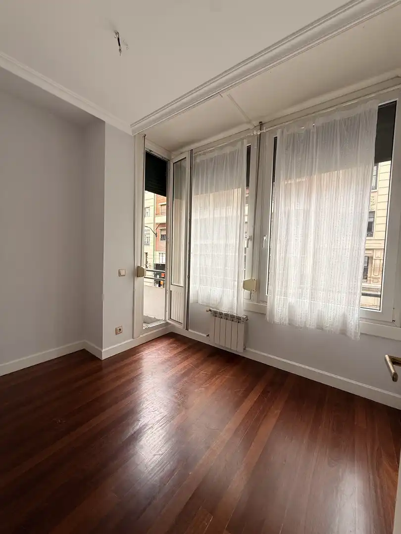 Bedroom of Flat for sale in Bilbao   with Balcony