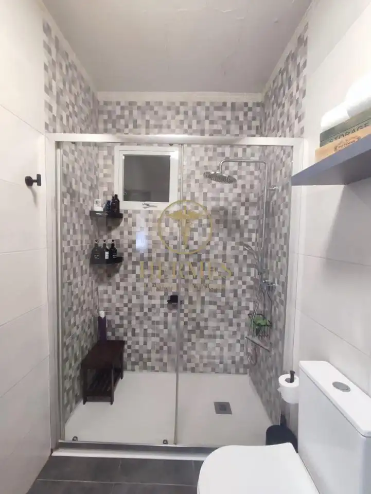 Baño de Piso en venta en O Porriño   con Calefacción, Terraza y Trastero