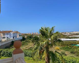 Vista exterior de Casa o xalet en venda en Torrox amb Aire condicionat i Terrassa