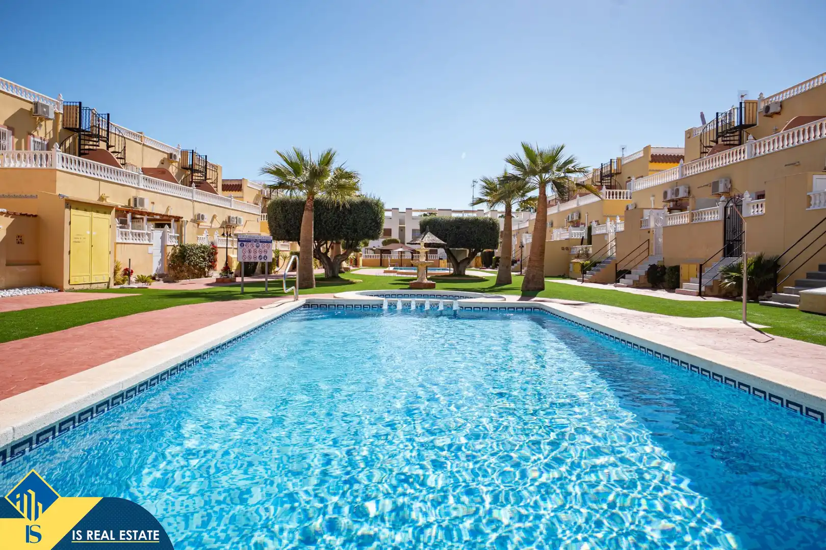 Piscina de Casa o xalet en venda en Torrevieja amb Aire condicionat, Calefacció i Terrassa