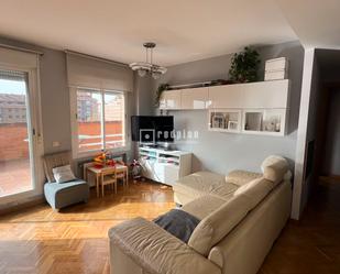 Living room of Attic for sale in  Madrid Capital  with Air Conditioner, Terrace and Swimming Pool