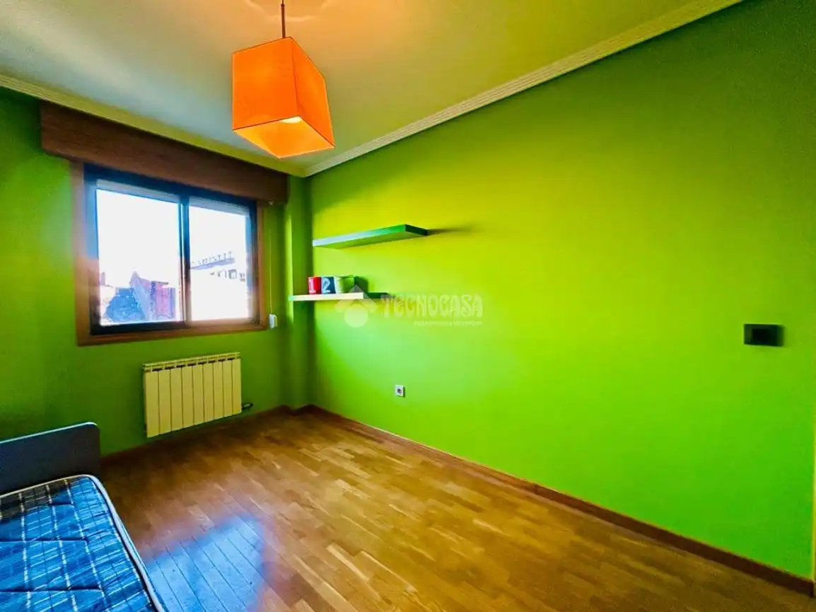 Bedroom of Flat for sale in Laguna de Duero  with Parquet flooring