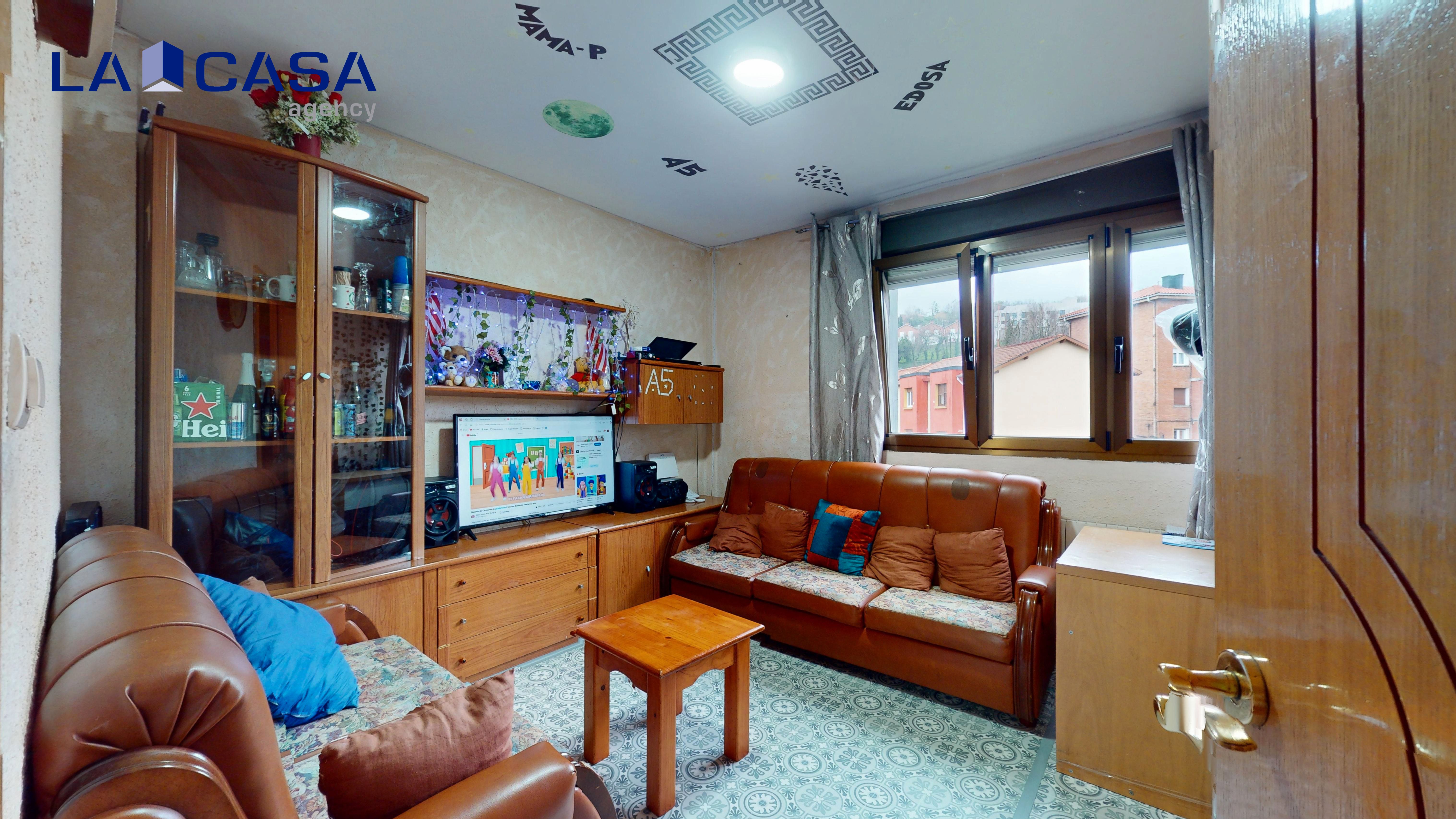 Sala de estar de Piso en venta en Barakaldo  con Calefacción y Balcón