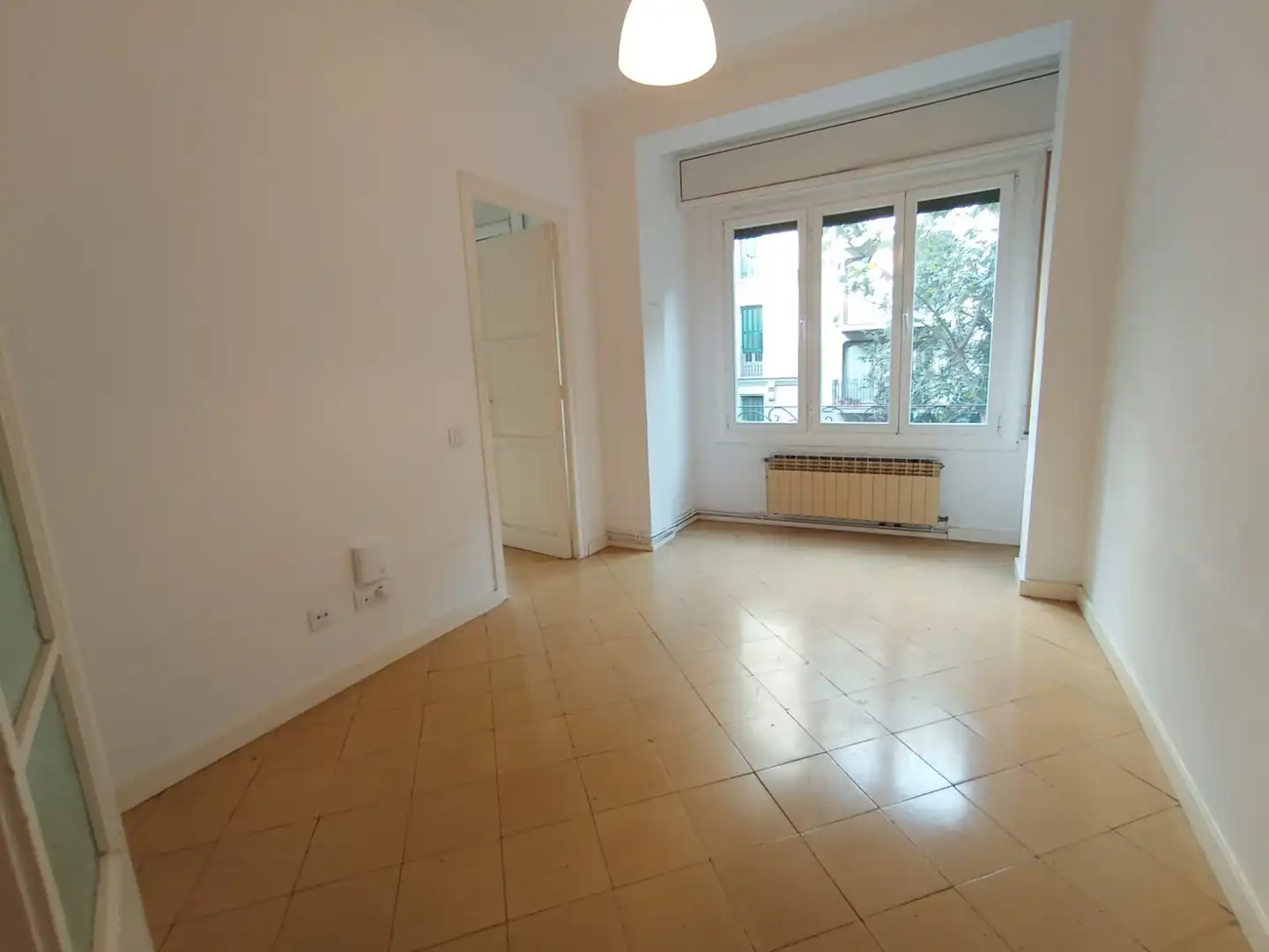 Habitación de Piso en venta en Barcelona con Calefacción y Horno