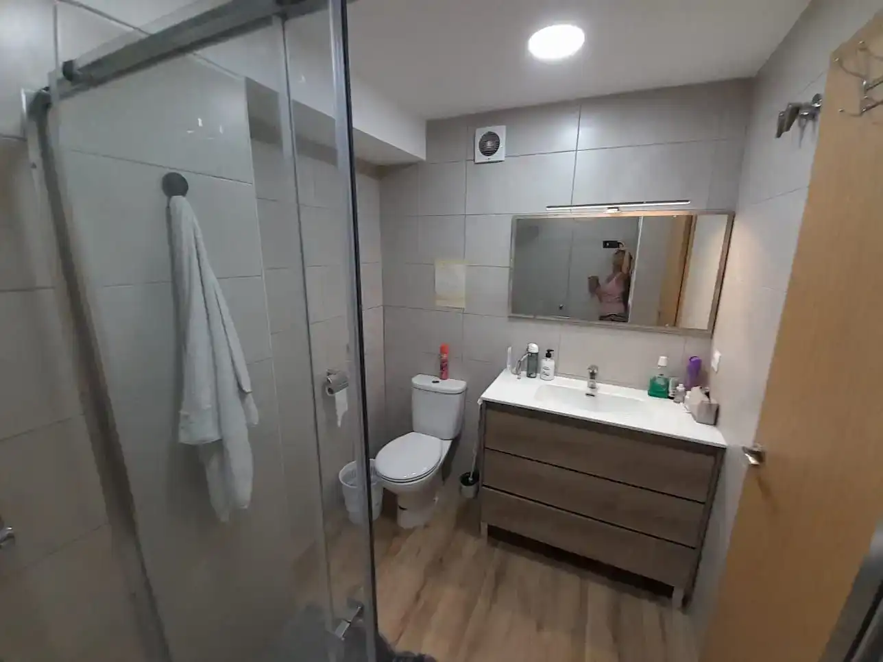 Bathroom of Flat for rent in  Valencia Capital  with Air Conditioner